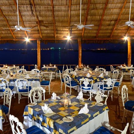 Las Hadas By Brisas Manzanillo Εξωτερικό φωτογραφία The restaurant at the resort