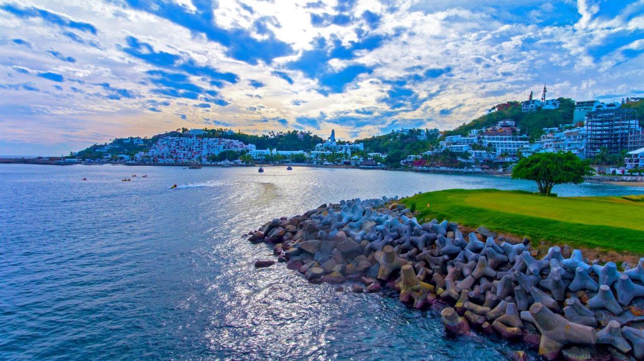 Las Hadas By Brisas Manzanillo Εξωτερικό φωτογραφία View of the town from the ferry