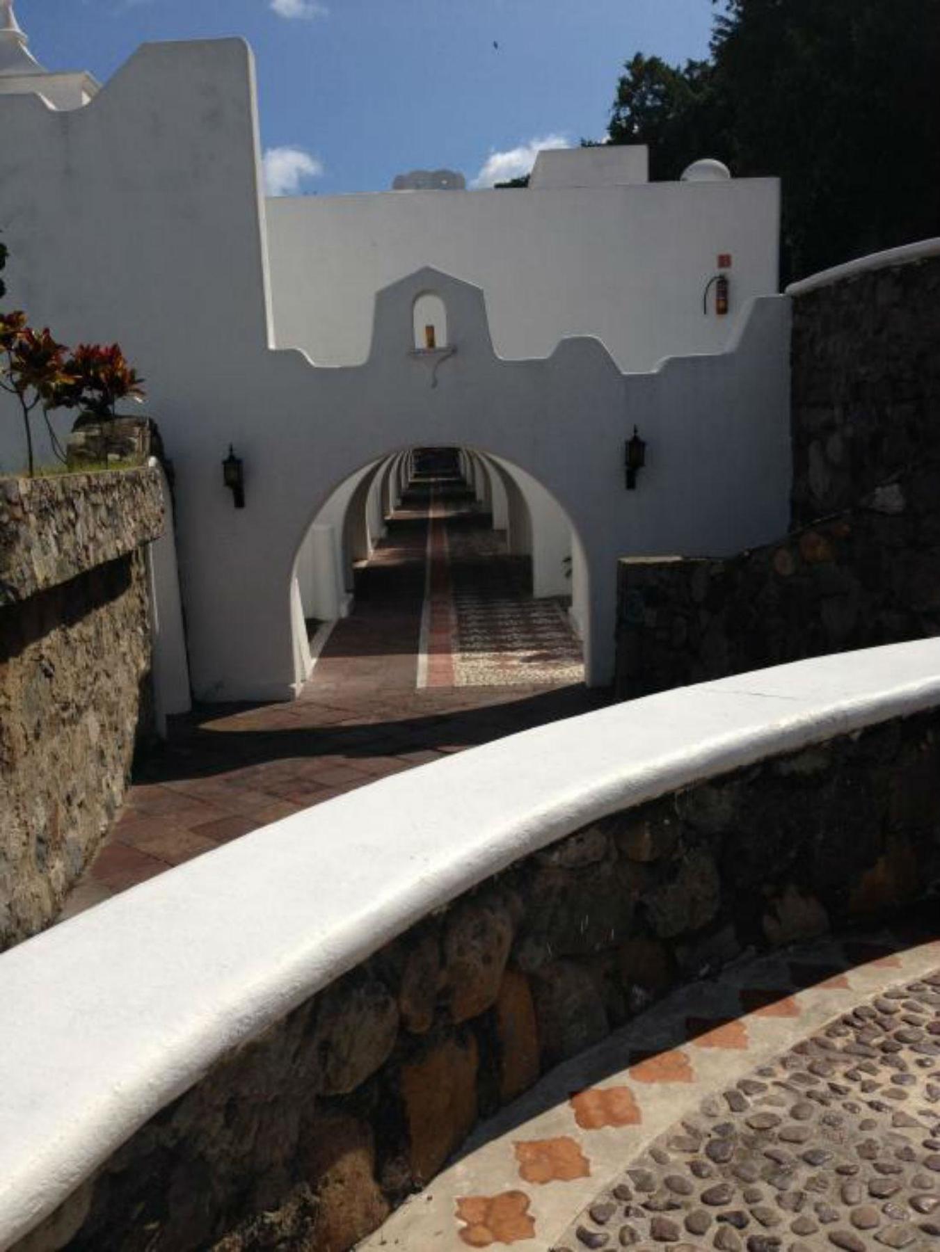 Las Hadas By Brisas Manzanillo Εξωτερικό φωτογραφία Entrance to the fort