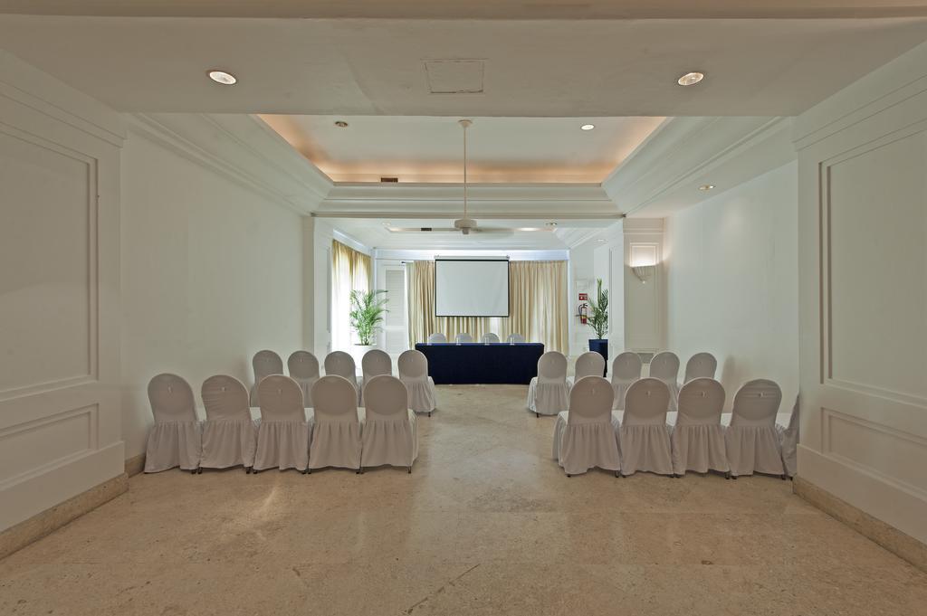 Las Hadas By Brisas Manzanillo Εξωτερικό φωτογραφία The meeting room
